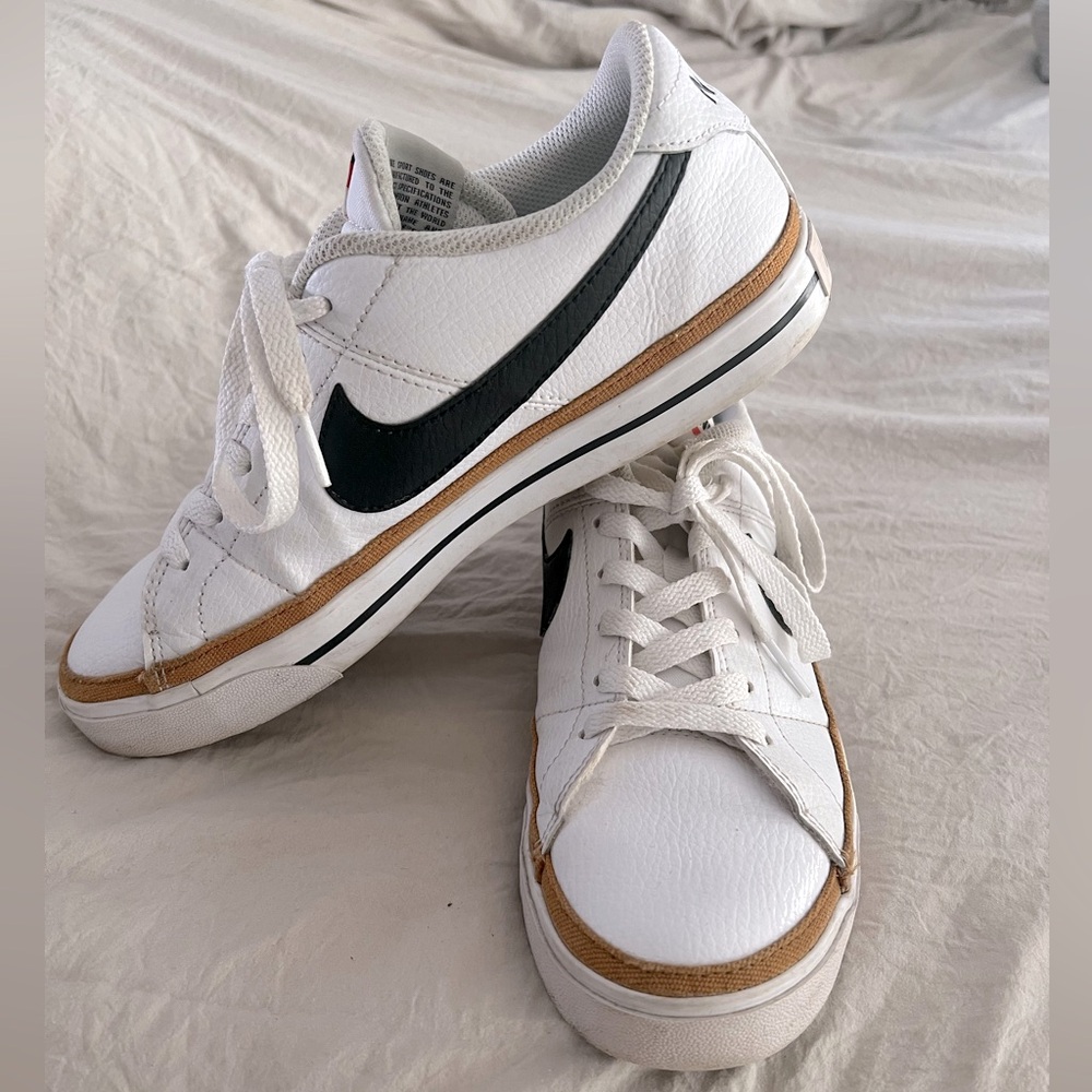 Size 9.5 Women’s Nikes